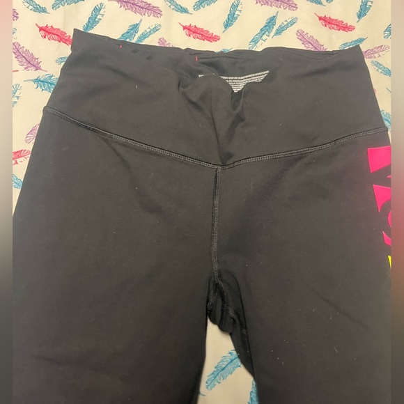 🌸VS Black Athletic Legging - Picture 2 of 6